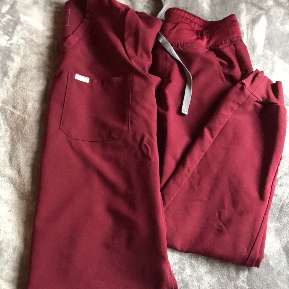 Burgundy Figs scrub set
